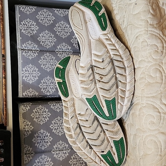 Saucony Limited Edition St. Patricks Day Kinvara Running Shoes Women 9.5 - Picture 5 of 9